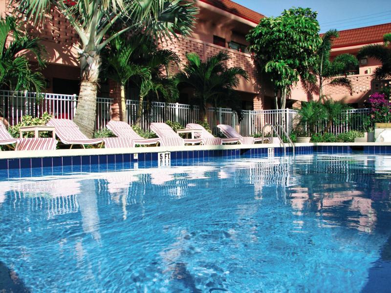 Away Inn Лодердейл-бай-Си Экстерьер фото